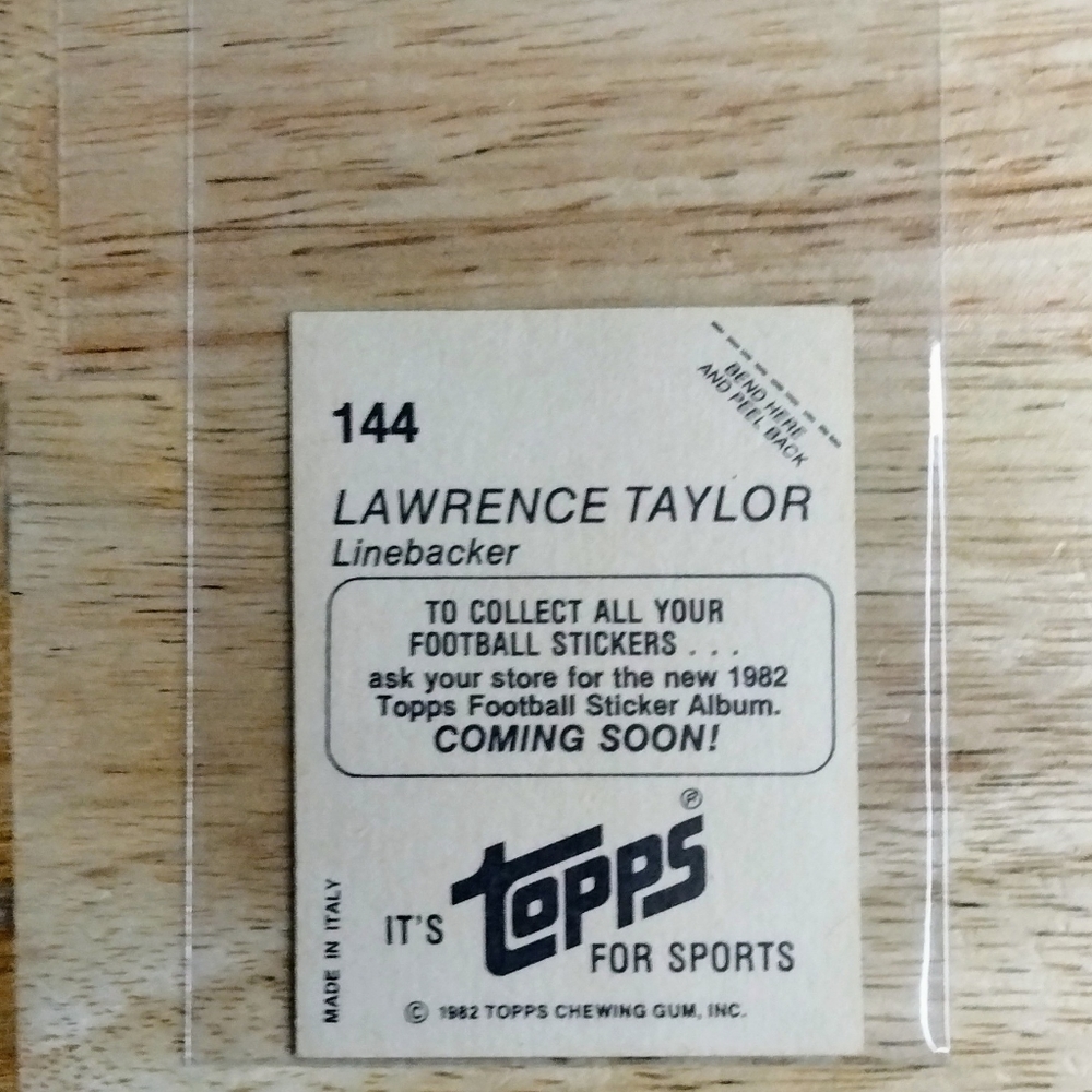 1982 Topps Stickers Mini Lawrence Taylor Rookie Card - Picture 2 of 2